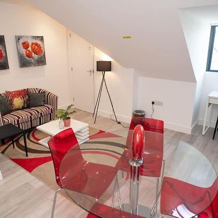 Rosey Lodge -1Bedroom Cousy Flat - Parking, Netflix, Wifi - Close To Blenheim Palace & Oxford - F5 キッドリントン エクステリア 写真