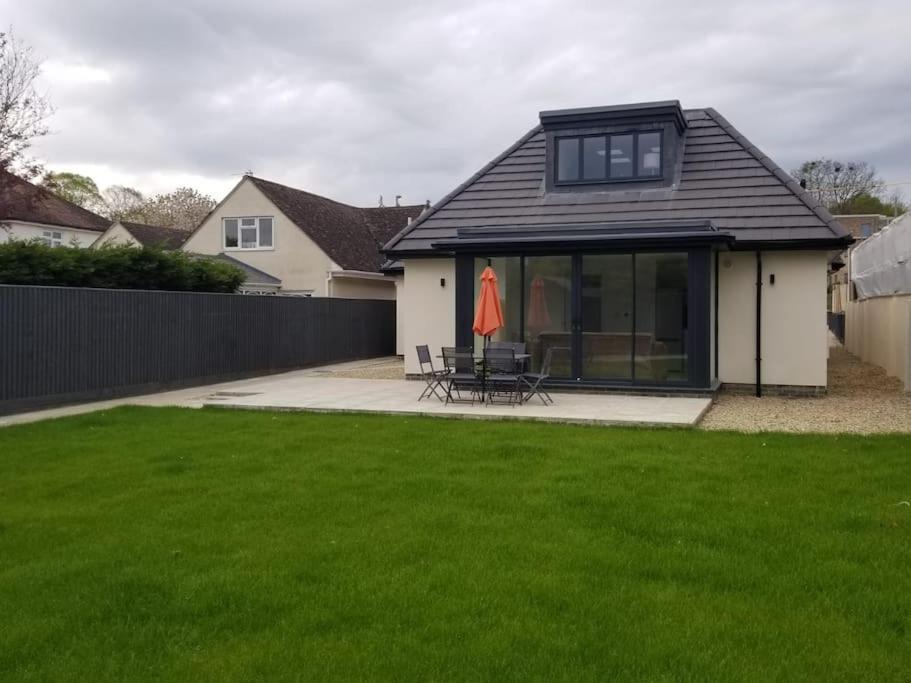 Rosey Lodge -1Bedroom Cousy Flat - Parking, Netflix, Wifi - Close To Blenheim Palace & Oxford - F5 キッドリントン エクステリア 写真
