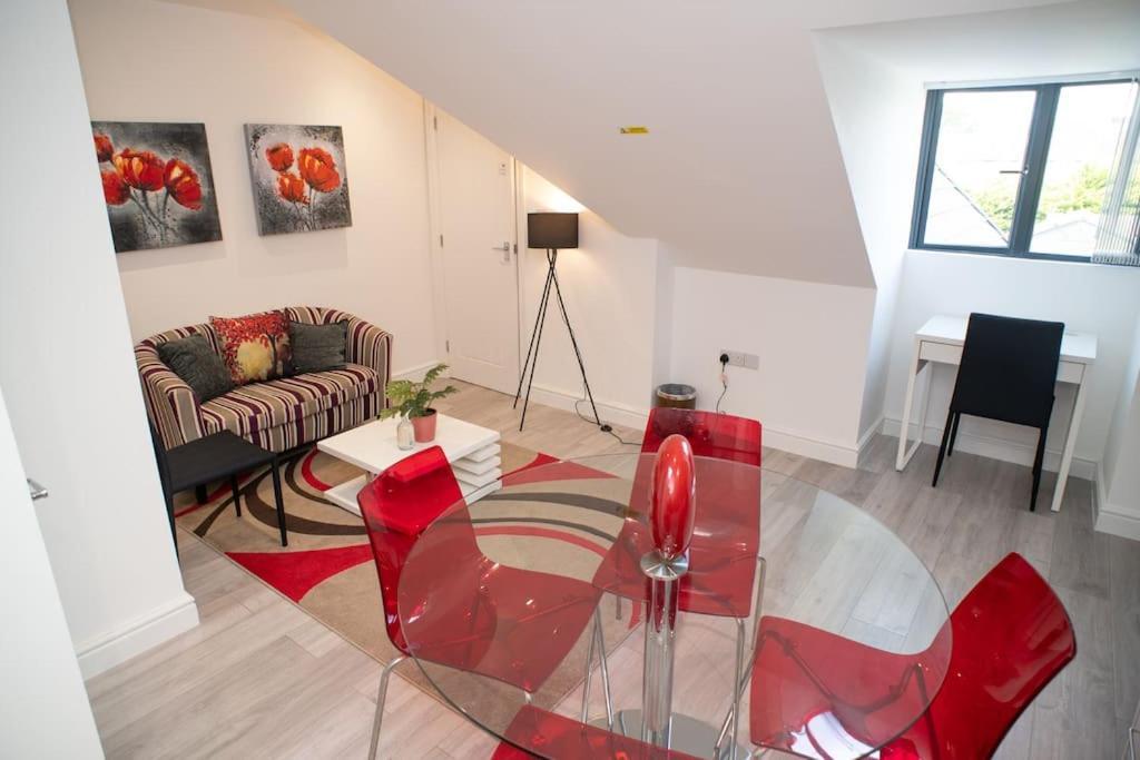Rosey Lodge -1Bedroom Cousy Flat - Parking, Netflix, Wifi - Close To Blenheim Palace & Oxford - F5 キッドリントン エクステリア 写真