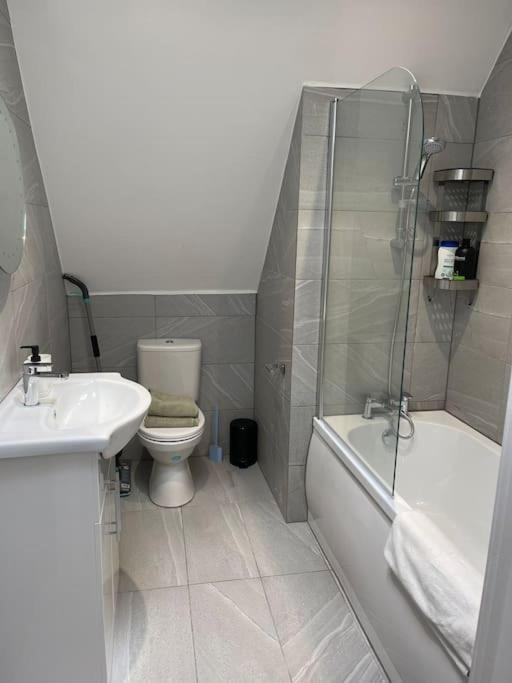Rosey Lodge -1Bedroom Cousy Flat - Parking, Netflix, Wifi - Close To Blenheim Palace & Oxford - F5 キッドリントン エクステリア 写真
