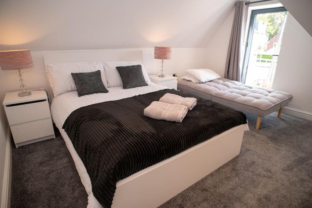 Rosey Lodge -1Bedroom Cousy Flat - Parking, Netflix, Wifi - Close To Blenheim Palace & Oxford - F5 キッドリントン エクステリア 写真